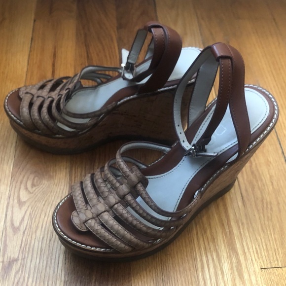 Aldo Wedge Heels - Picture 1 of 8